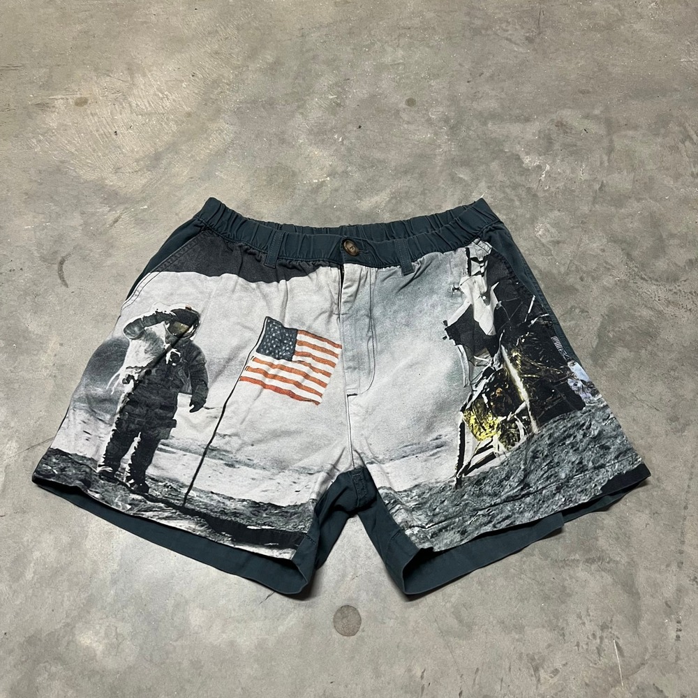 Chubbies Mens Moon Landing Rare Shorts Blue Cotton Size L Astronaut NASA USA
